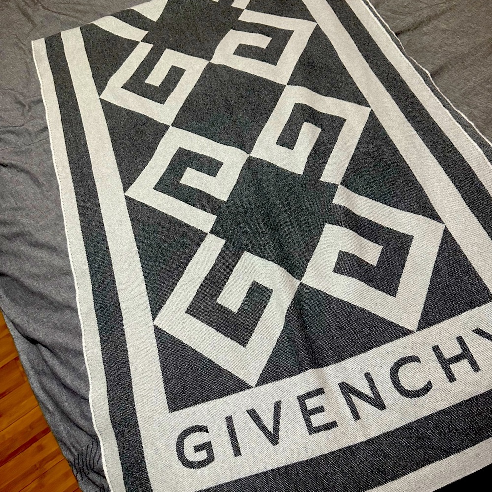 Givenchy Large reversible Wool Scarf